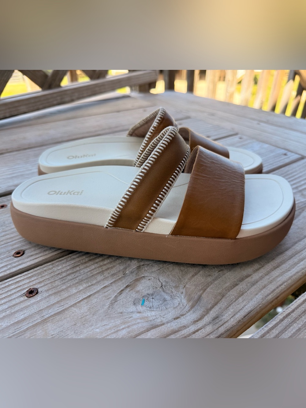 olukai pae platform sandals - size 10